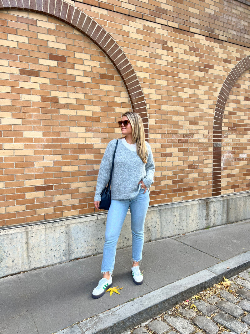 chunky v neck sweater